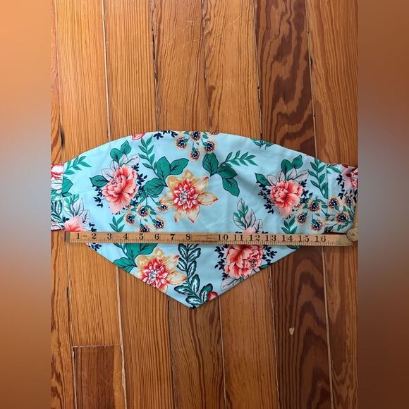 Superdown Floral Wrap Top - Picture 5 of 6